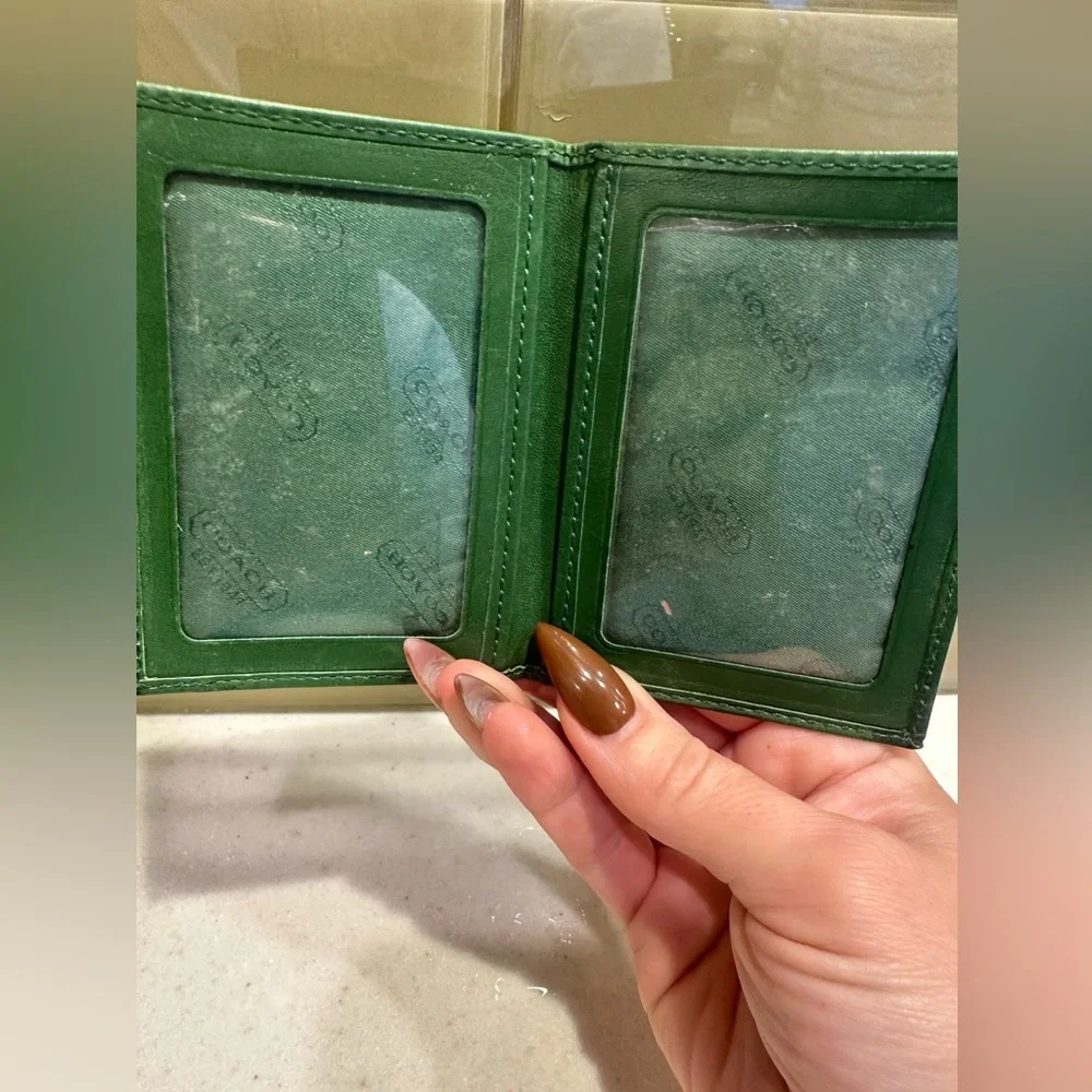 Vintage Coach Green Leather Wallet - Picture 3 of 4